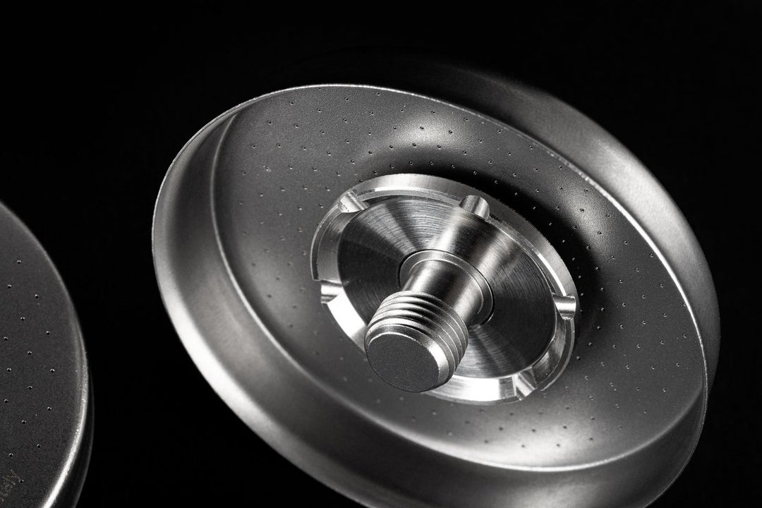 IMS Laser Brew shower screen med integreret, lasersvejset skrue – nærbillede