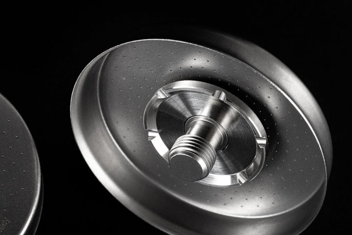 IMS Laser Brew shower screen med integreret, lasersvejset skrue – nærbillede