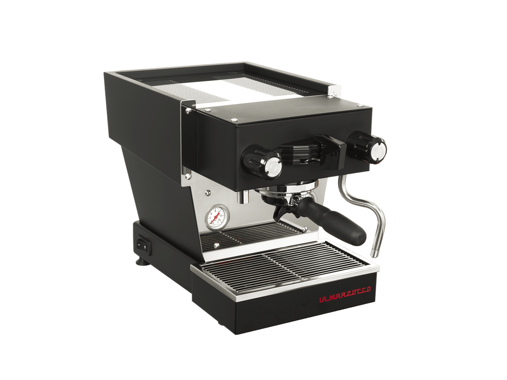 La Marzocco Linea Micra i sort, set skråt forfra
