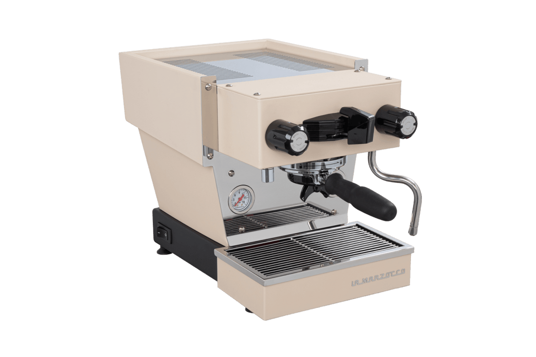 La Marzocco Linea Micra i crème, set skråt forfra
