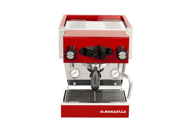 La Marzocco Linea Micra i rød, set forfra med portafilter