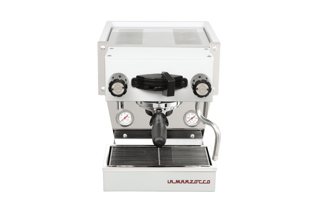 La Marzocco Linea Micra i hvid, set forfra med portafilter