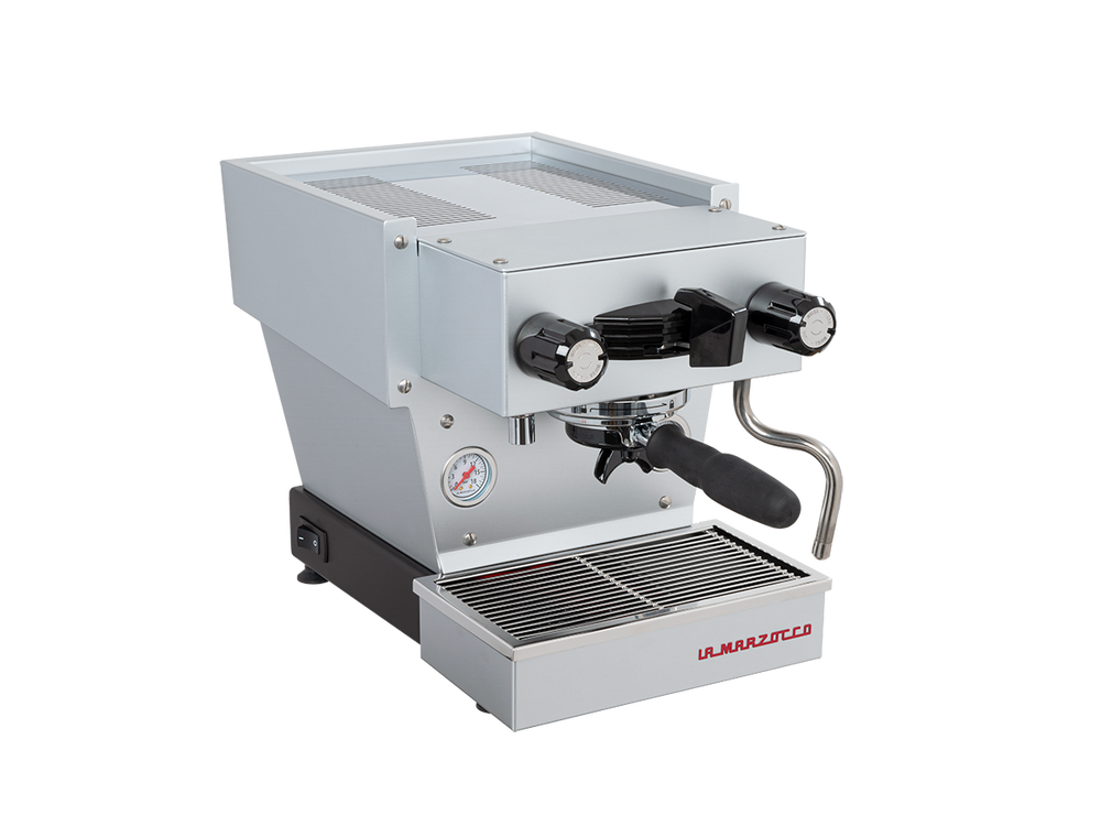 La Marzocco Linea Micra i lysegrå, set skråt forfra