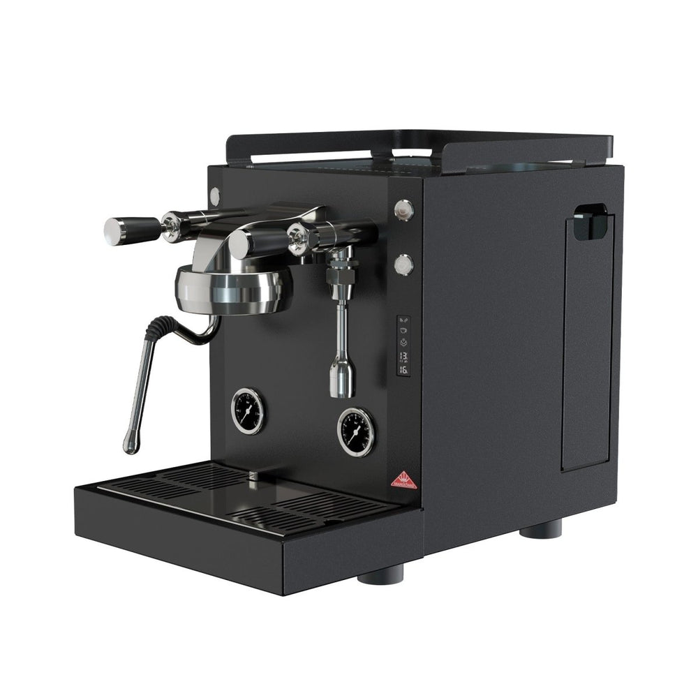 Mahlkönig Xenia Brew-by-Sync espressomaskine set skråt forfra